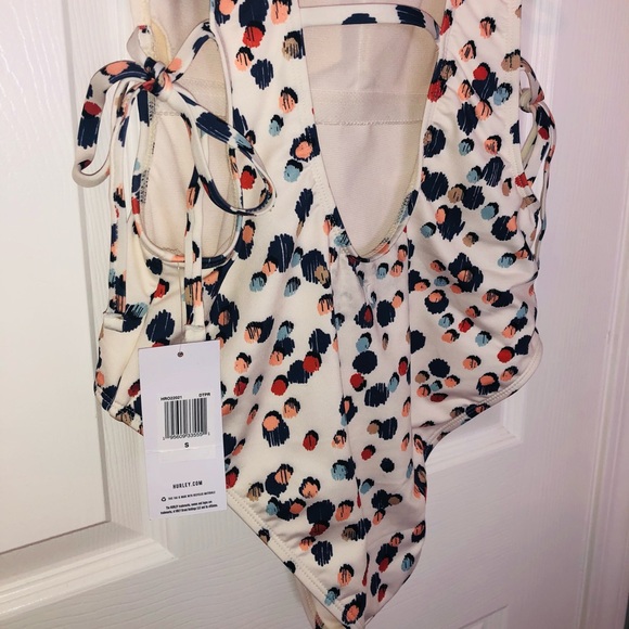 Hurley bathing suit (s) - Picture 6 of 7